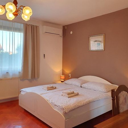 סלוניי Guesthouse Vila מראה חיצוני תמונה