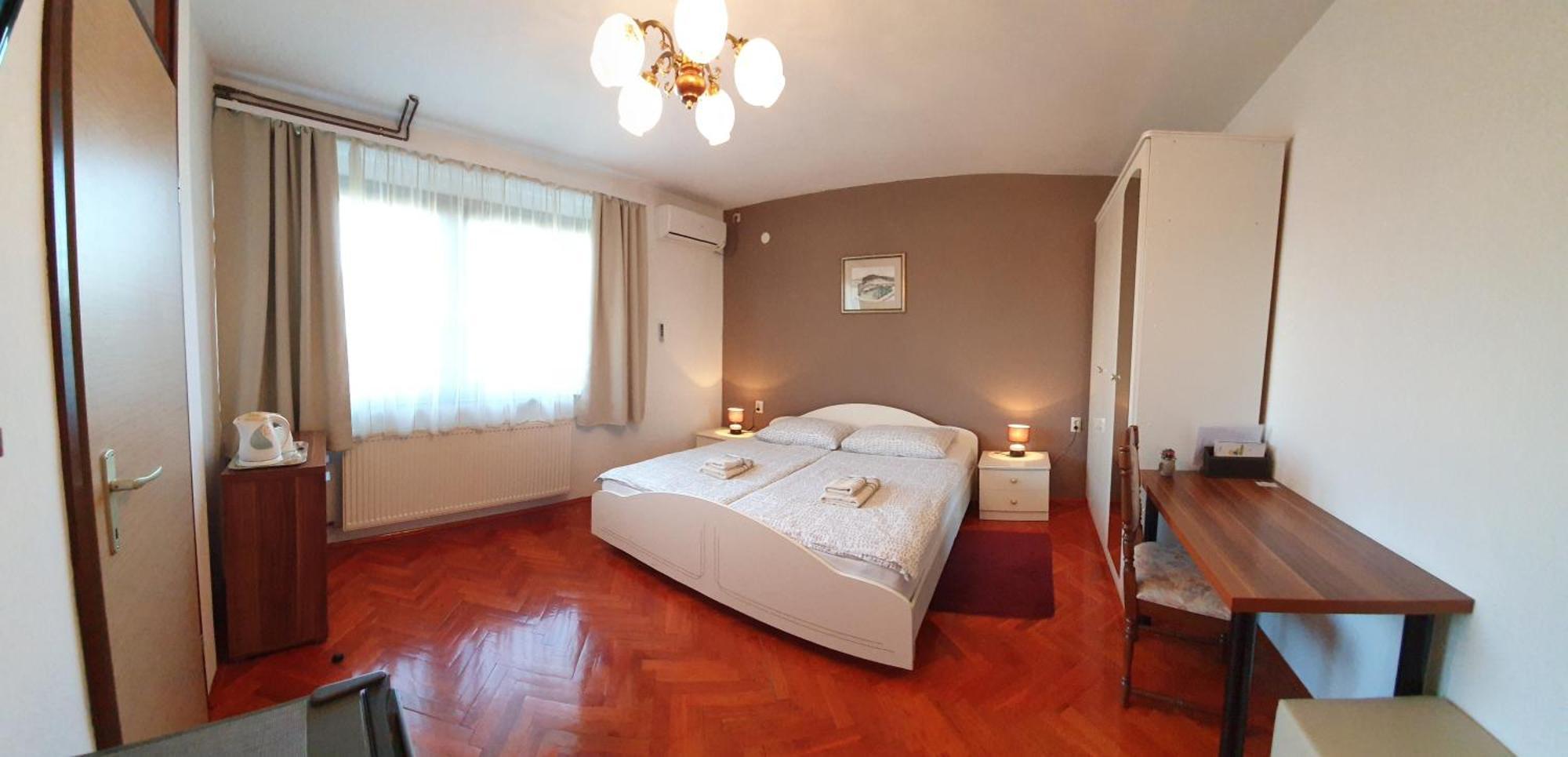סלוניי Guesthouse Vila מראה חיצוני תמונה