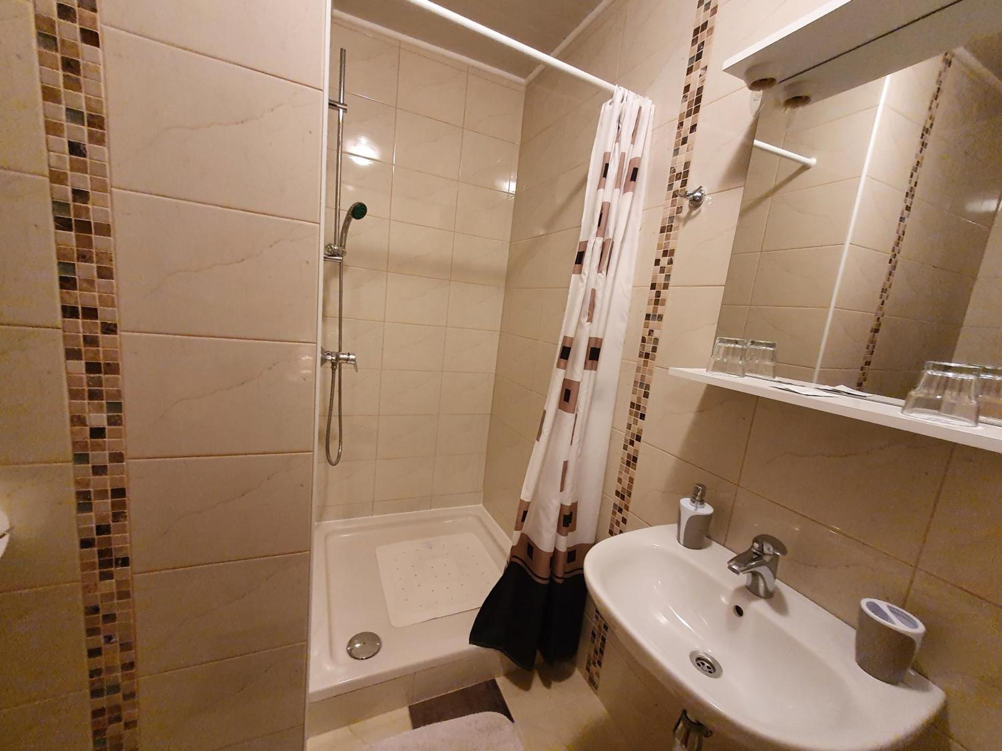 סלוניי Guesthouse Vila מראה חיצוני תמונה