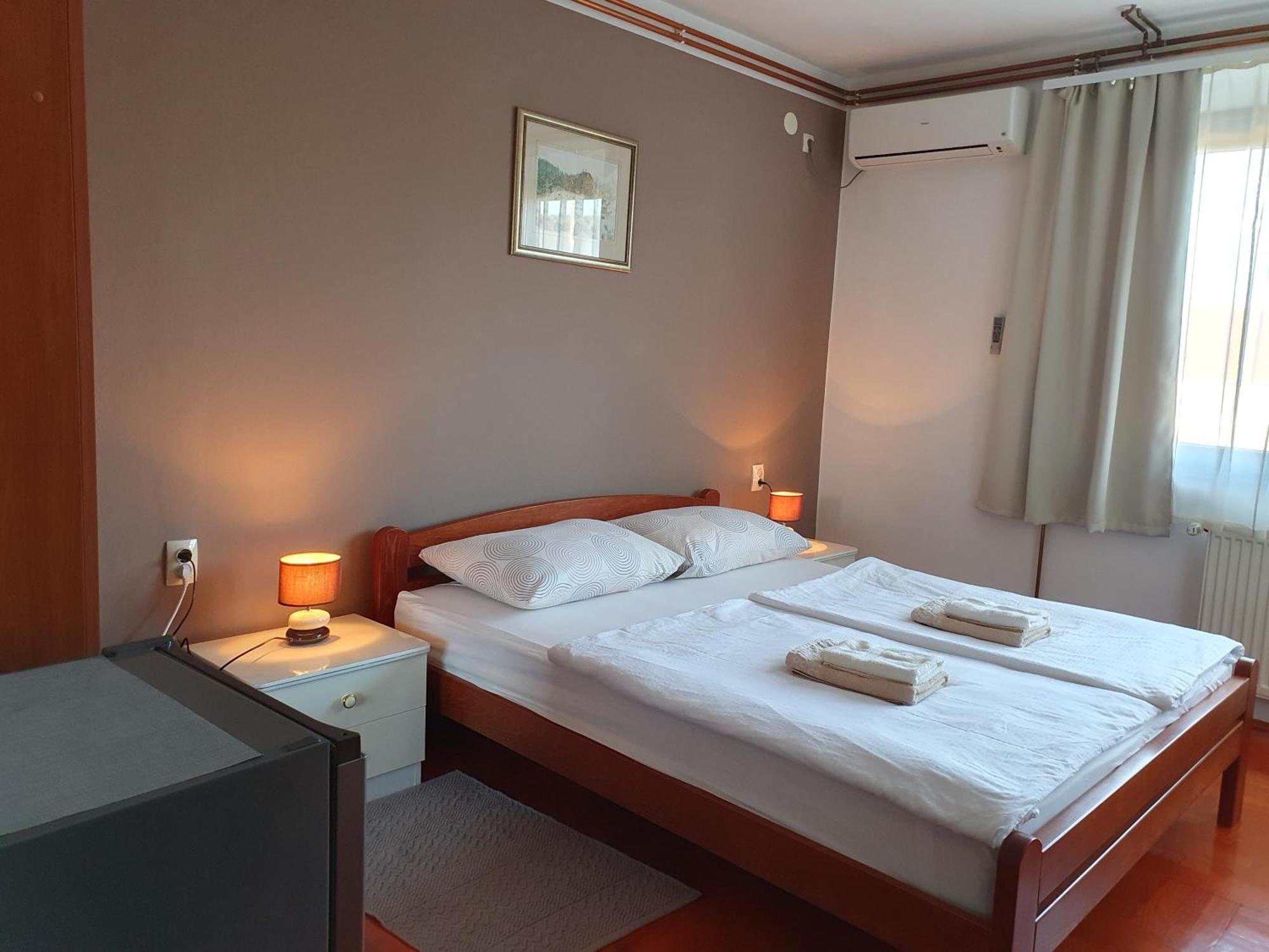 סלוניי Guesthouse Vila מראה חיצוני תמונה