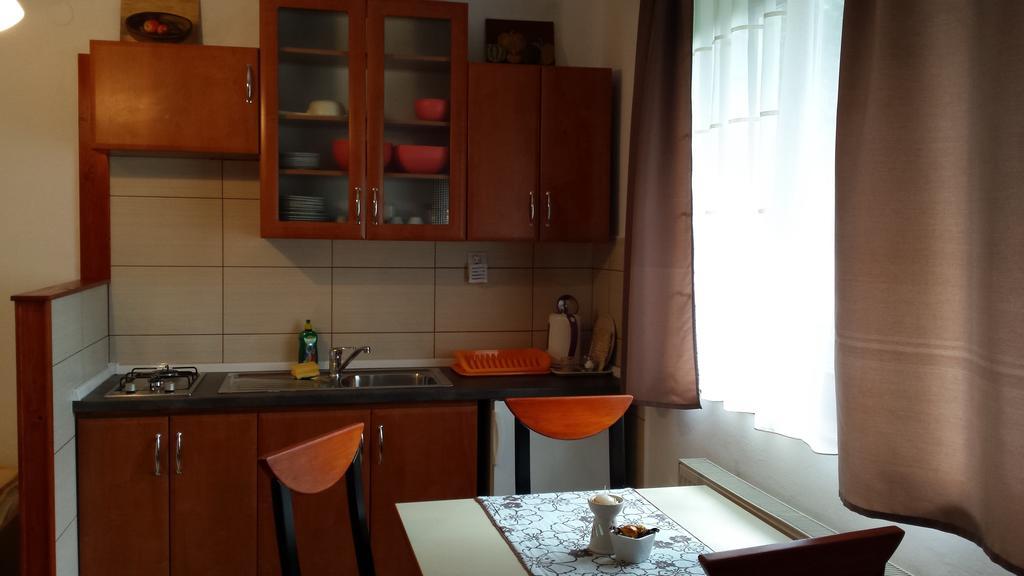 סלוניי Guesthouse Vila חדר תמונה