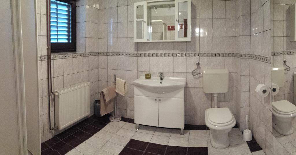 סלוניי Guesthouse Vila חדר תמונה
