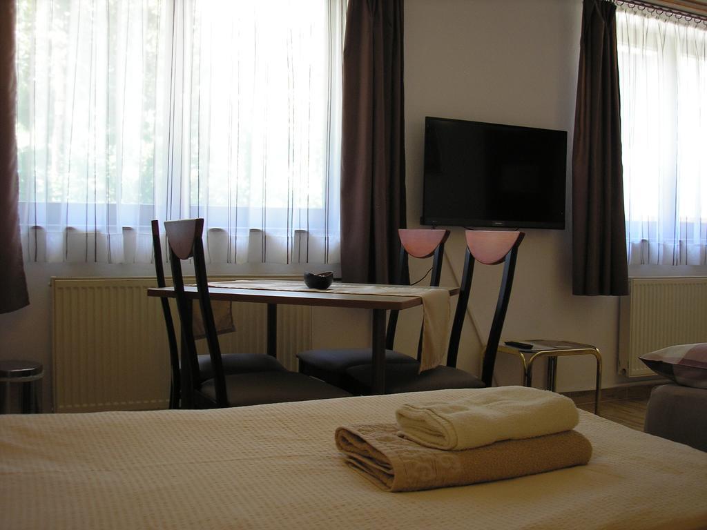 סלוניי Guesthouse Vila מראה חיצוני תמונה
