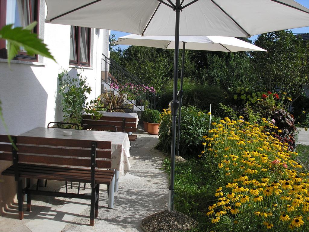 סלוניי Guesthouse Vila מראה חיצוני תמונה